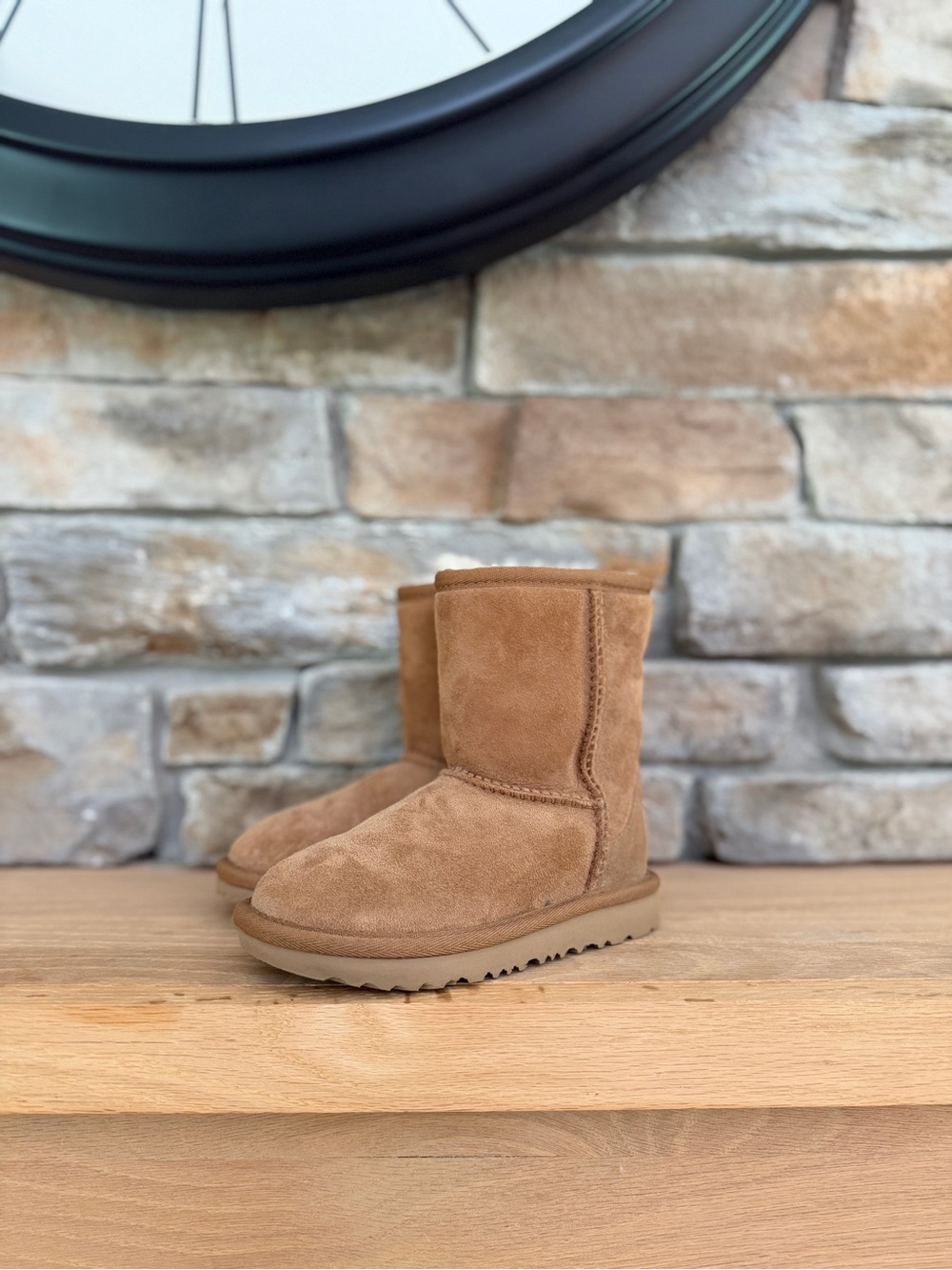 Toddler 10 Ugg classic II
